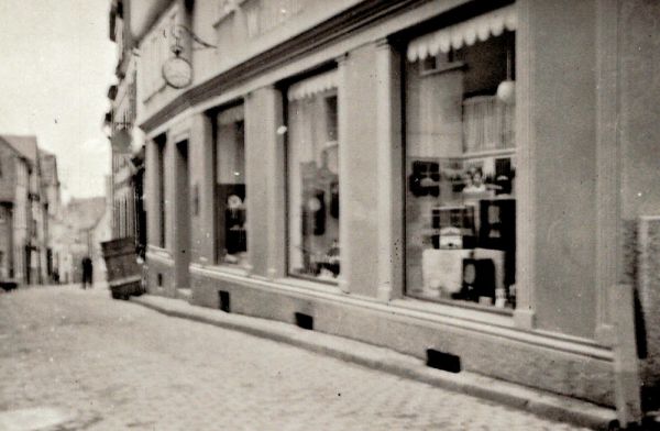 1934 Geschäftsumzug in die Friedrichstraße