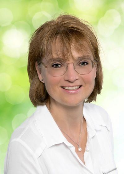 Britta Bonn, Juwelierin, Augenoptikerin