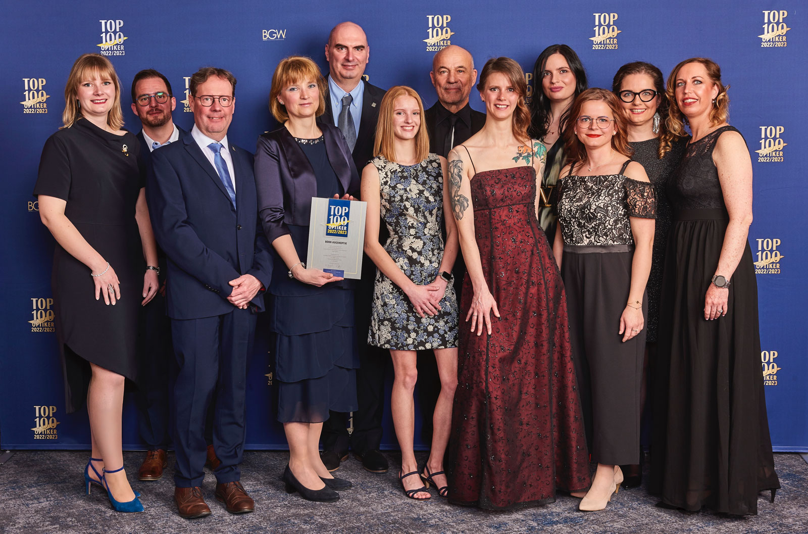 Das Team von Augenoptik Bonn mit Heiner Lauterbach